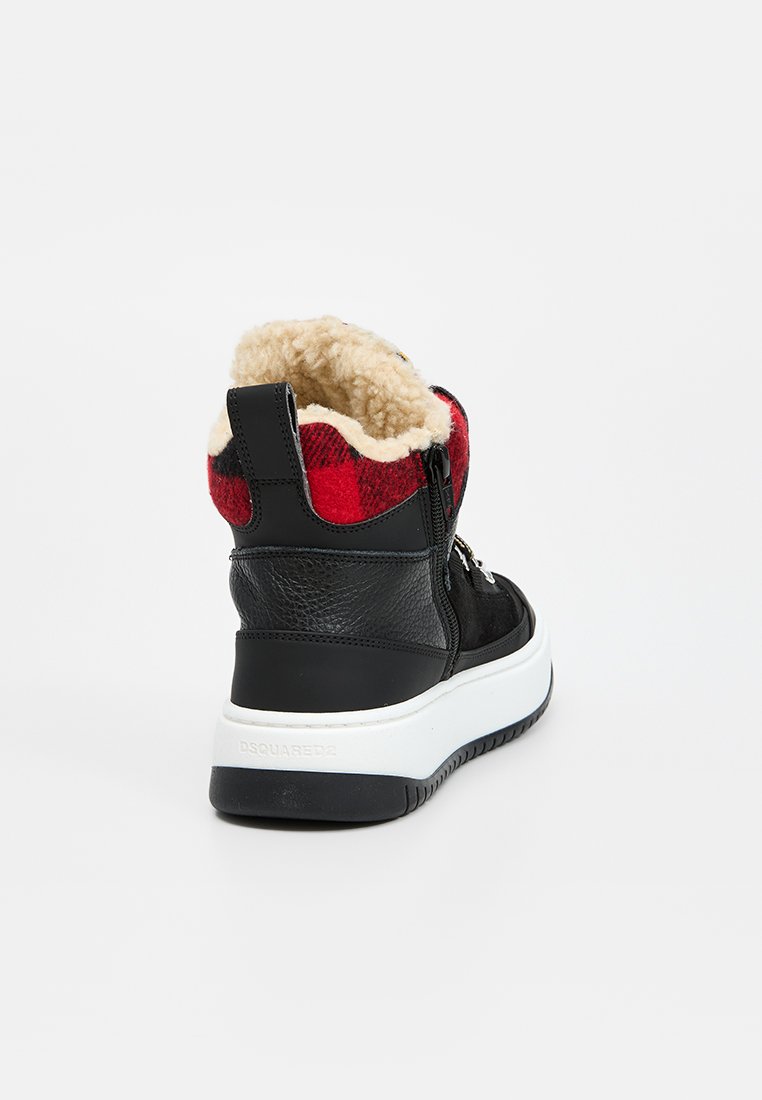 Dsquared2