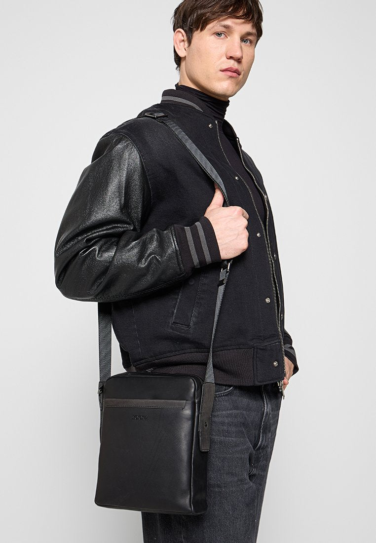 JOOP! ANCONA REMUS SHOULDERBAG XSVZ