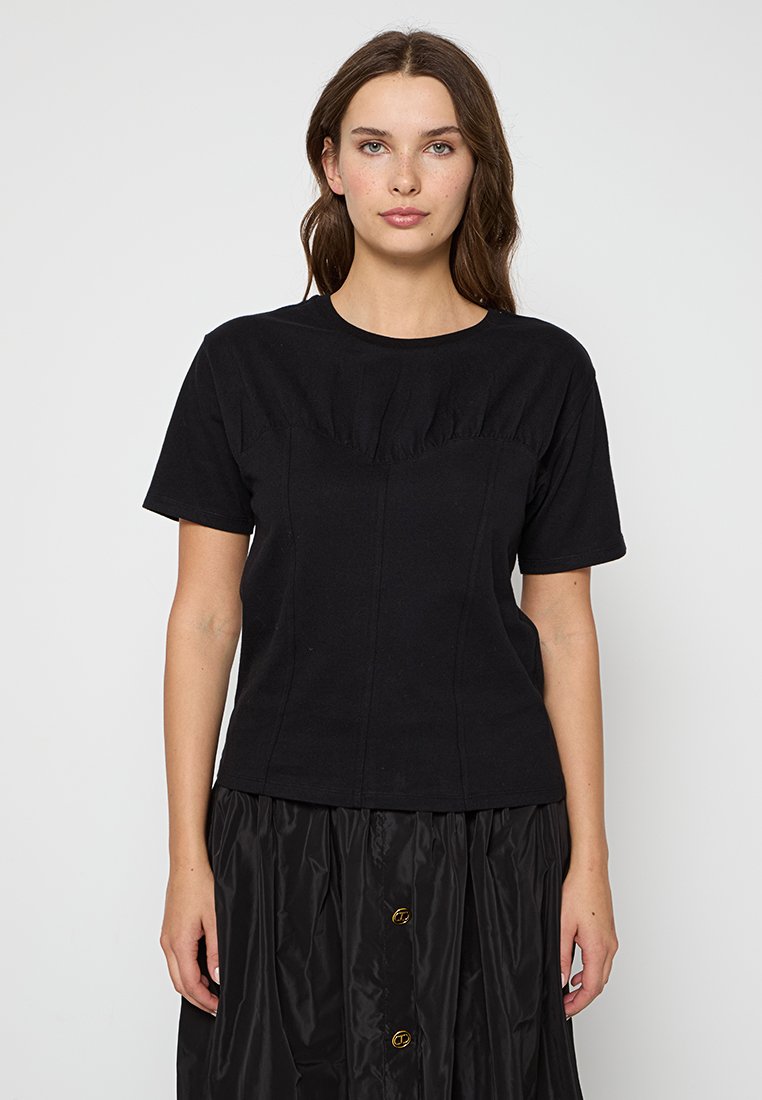 TWINSET