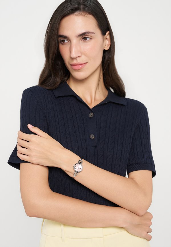 DKNY