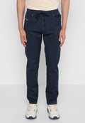 Marineblaue Hosen mit Kordelzugbund, Fronttaschen und schmaler Passform. Aus Baumwollstoff mit glatter Textur, geeignet für legere Outfits.