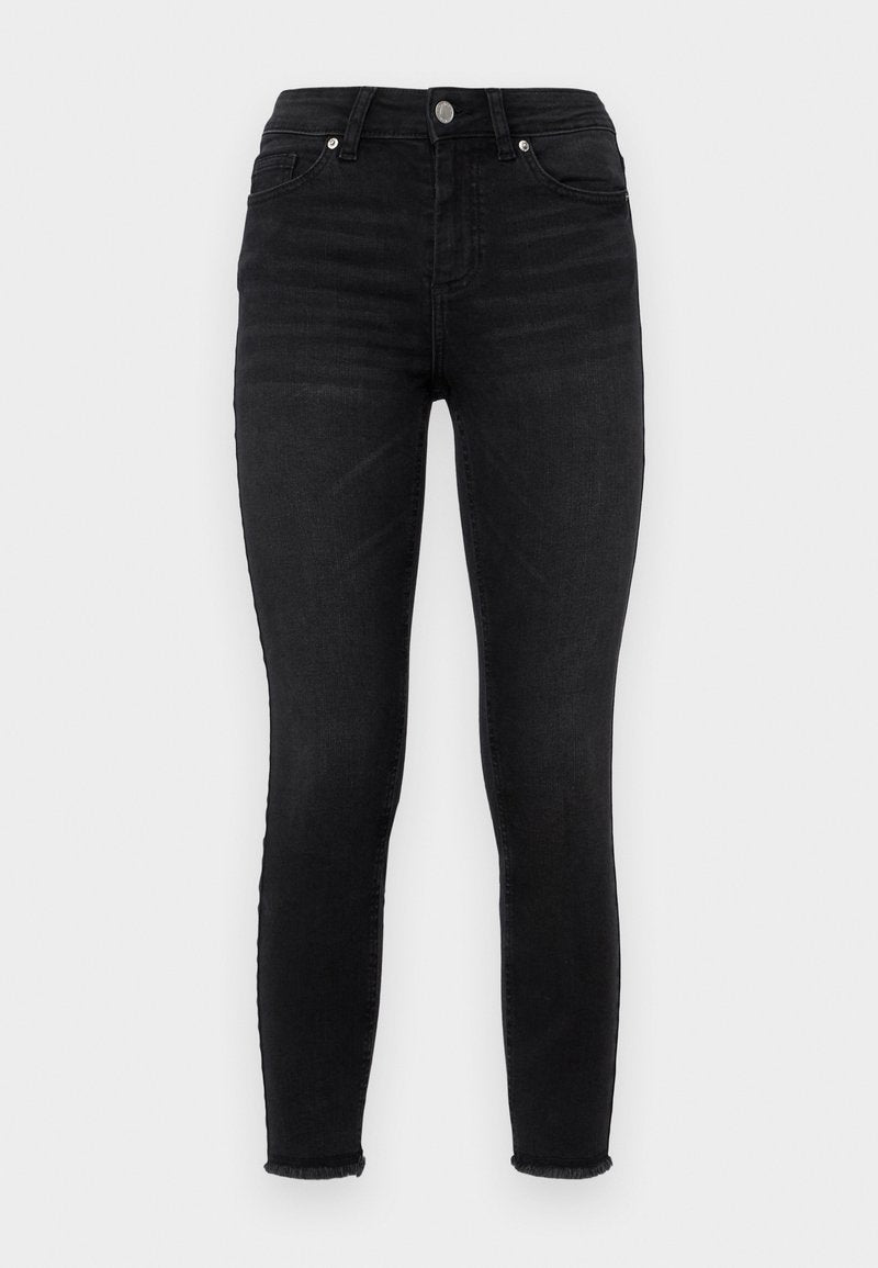 Schwarze Skinny-Jeans aus Denim, mit hoher Taille, vorderen Taschen und einem fransigen Saum. Glatte Textur mit klassischem Fünf-Taschen-Design.