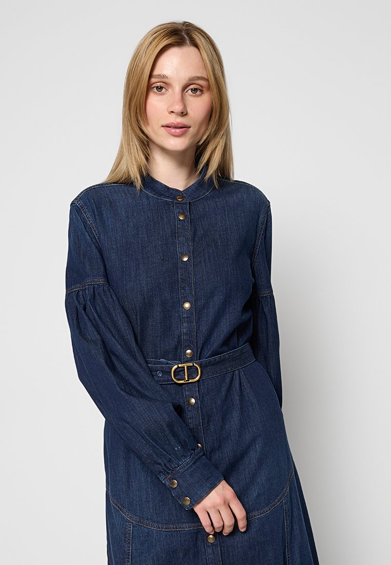 TWINSET