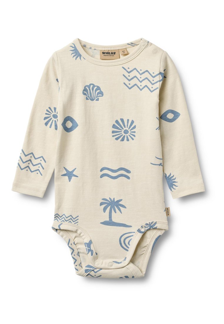 Langärmliger beigefarbener Bodysuit mit blauen Mustern, darunter Muscheln, Wellen und Palmen; verfügt über Druckknöpfe an der Schulter und am unteren Saum.