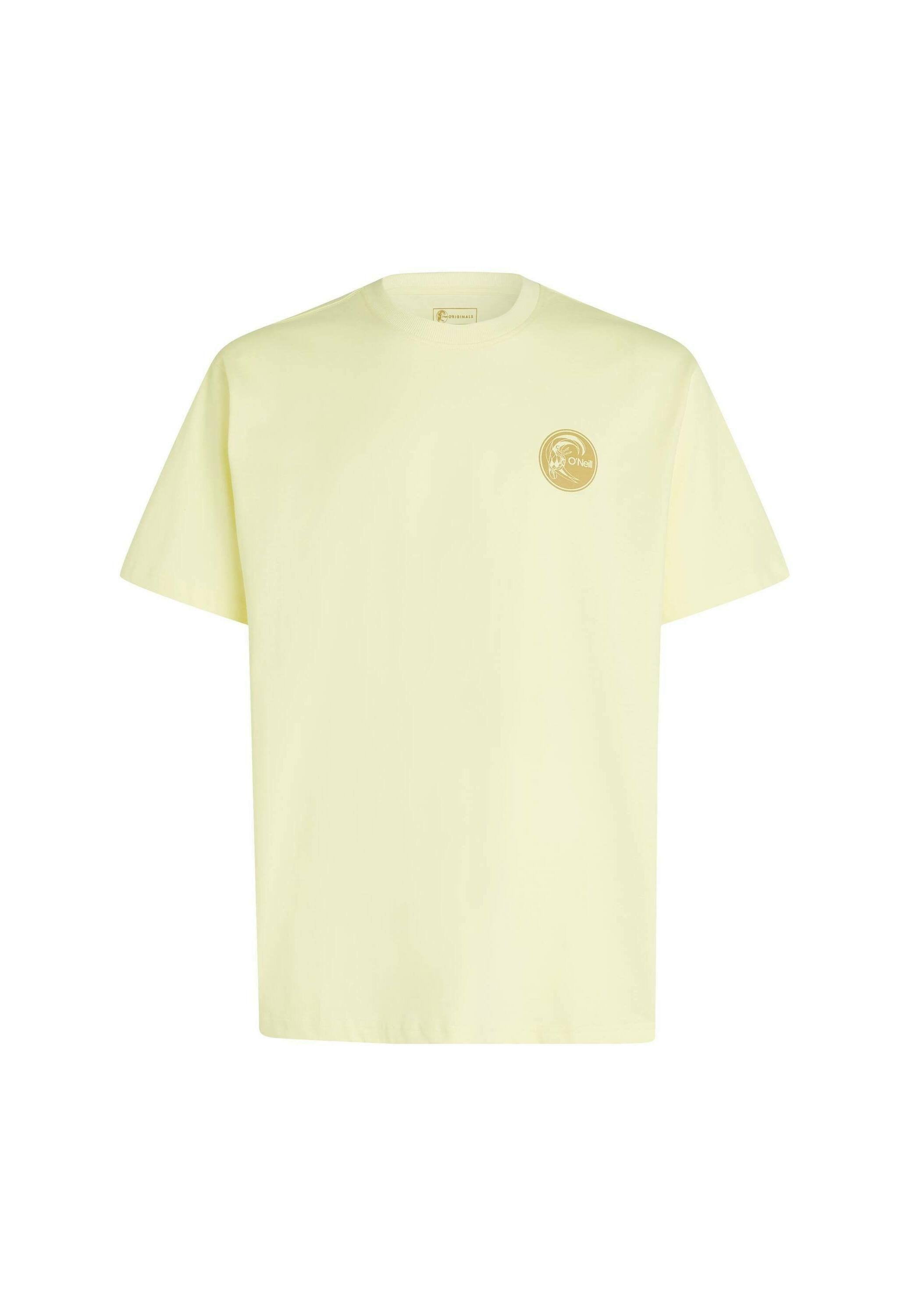 Kurzärmeliges T-Shirt aus leichtem Stoff in zartem Gelb, mit rundem Ausschnitt und einem goldfarbenen, runden Logo auf der linken Brust.
