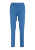 Maßgeschneiderte blaue Hosen aus glattem Stoff. Sie haben einen flachen Bund, Seitentaschen und ein schlankes, gerades Bein-Design.