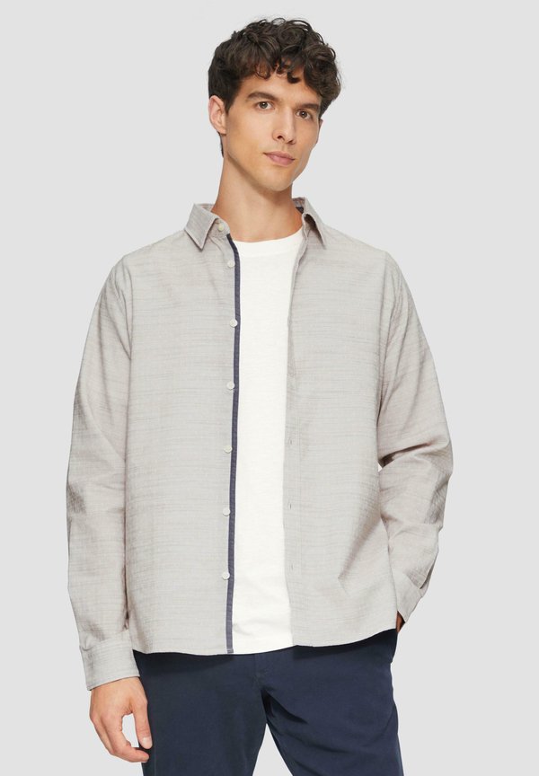 s.Oliver GEMUSTERTES MIT KENTKRAGEN - Shirt - sandstein