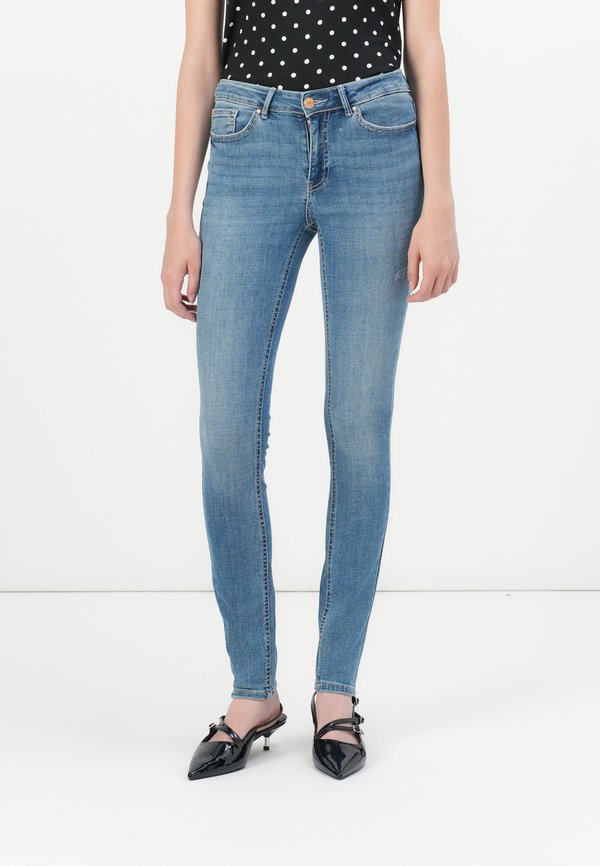 Vero Moda Skinny fit VMFLASH Mid rise - Jeggings - medium blue denim
