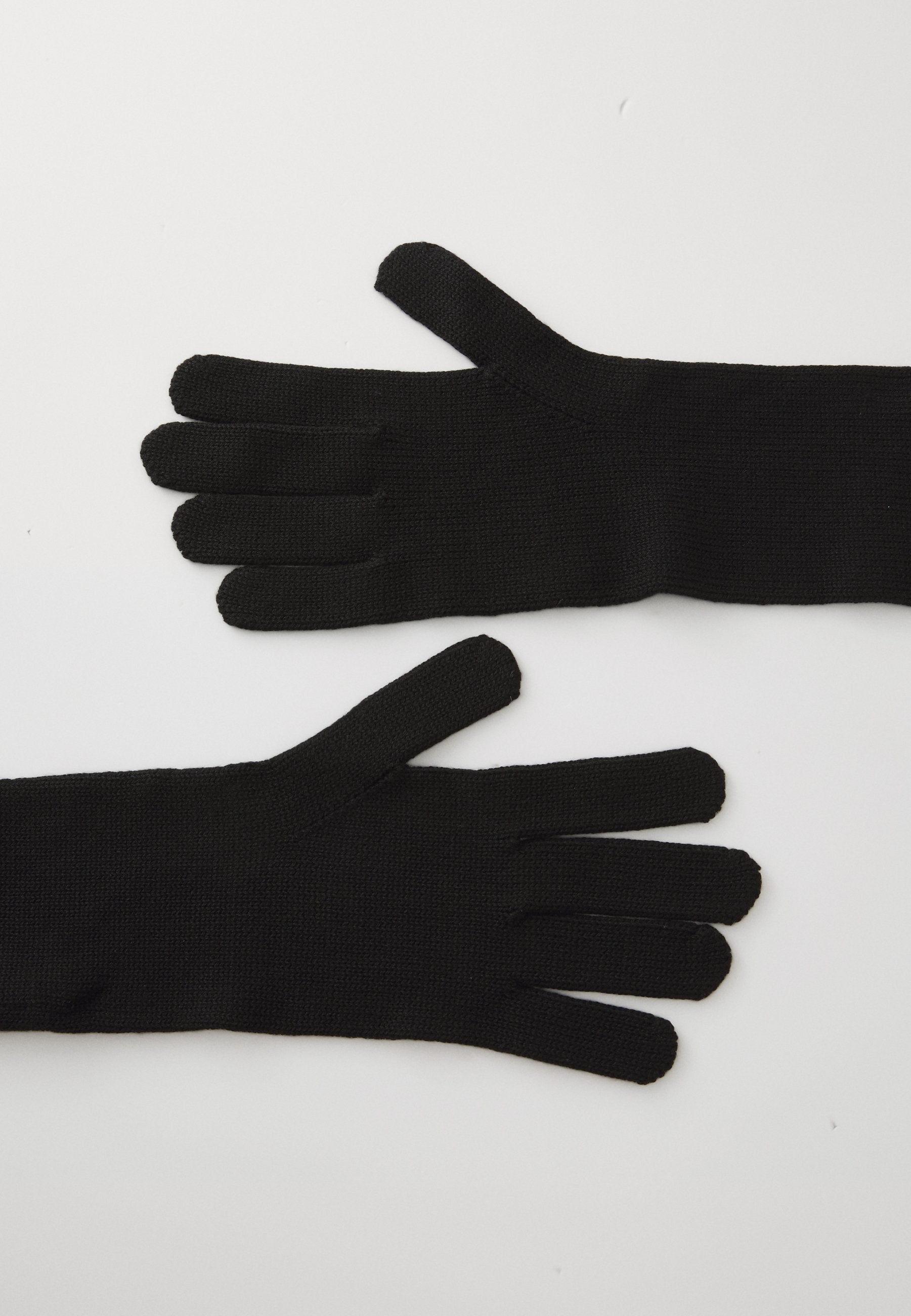  GLOVE Media 2