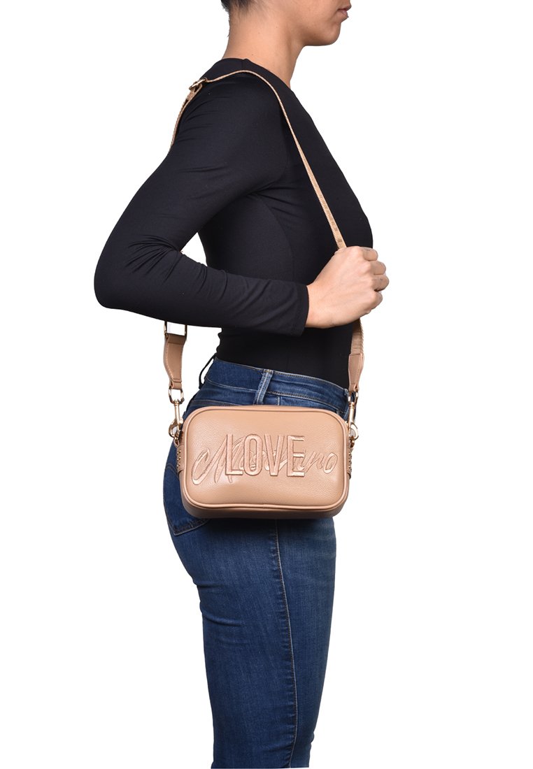Love Moschino