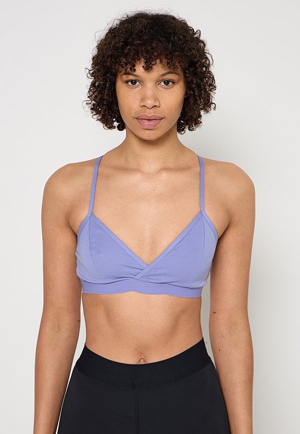 Fabletics THE LIVE-IN