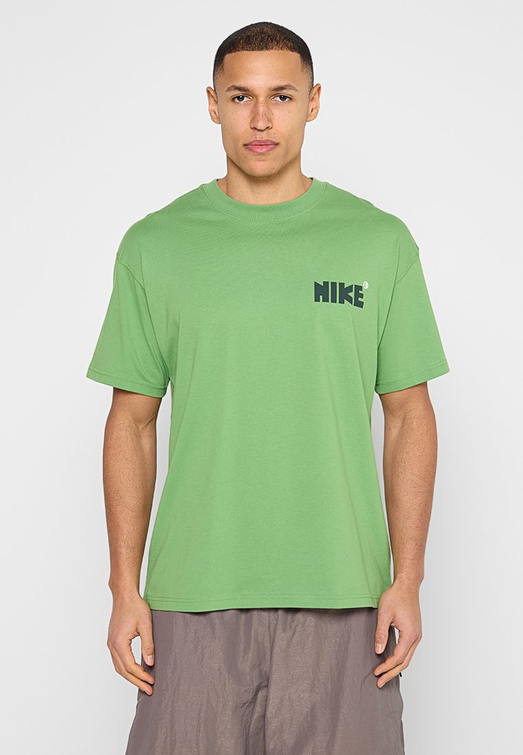 Nike Performance