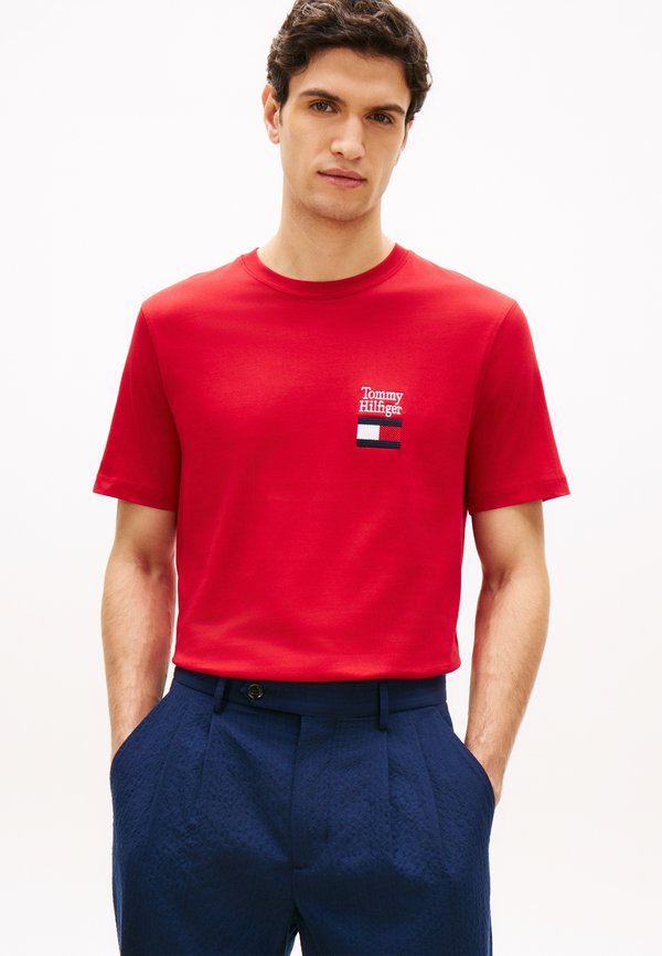 Tommy Hilfiger LOGO EMBROIDERY JERSEY CREW NECK T-SHIRT