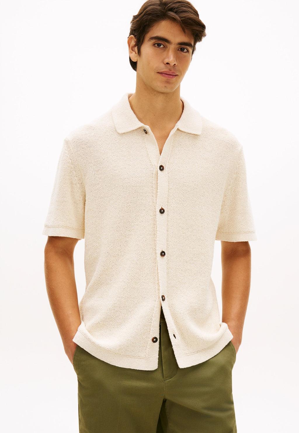 RELAXED FIT KNIT SHORT SLEEVE SHIRT Media 3