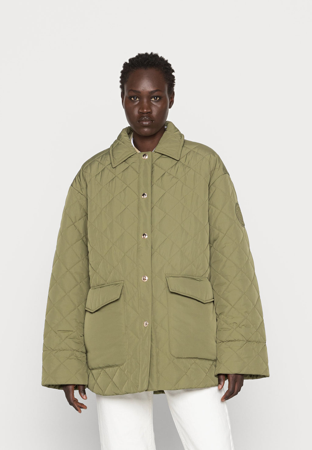 QUILTEDSORONA SHORT SHACKET Media 3