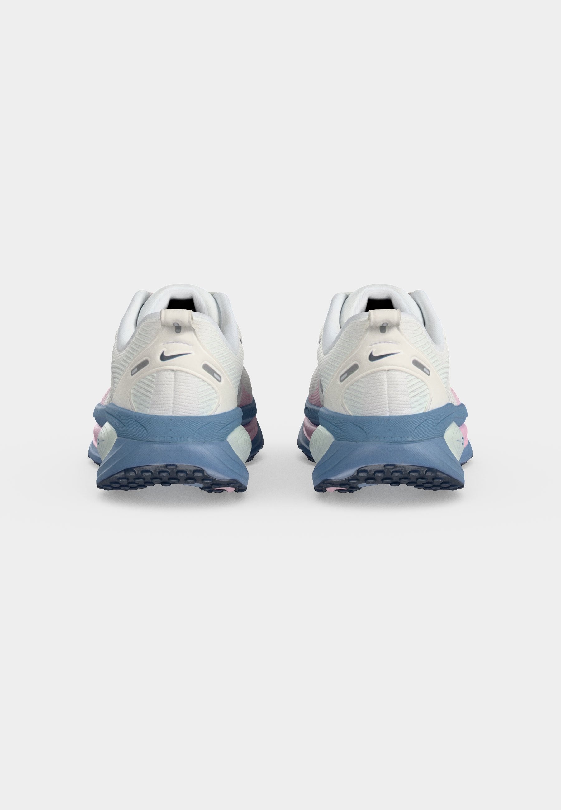 Nike Performance VOMERO 18