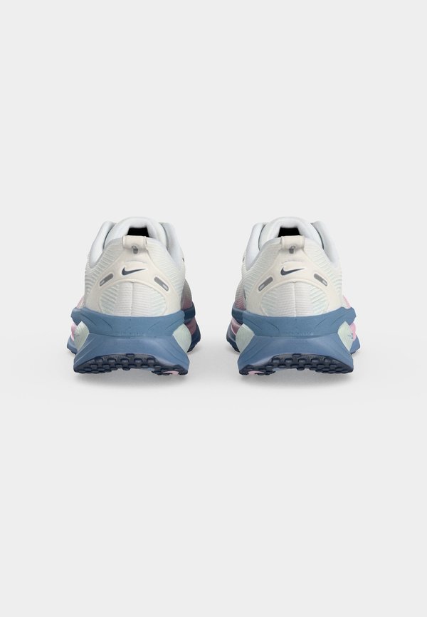 Nike Performance VOMERO 18
