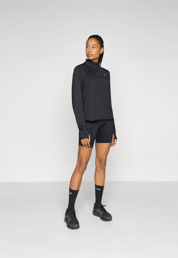 Nike Performance SWIFT