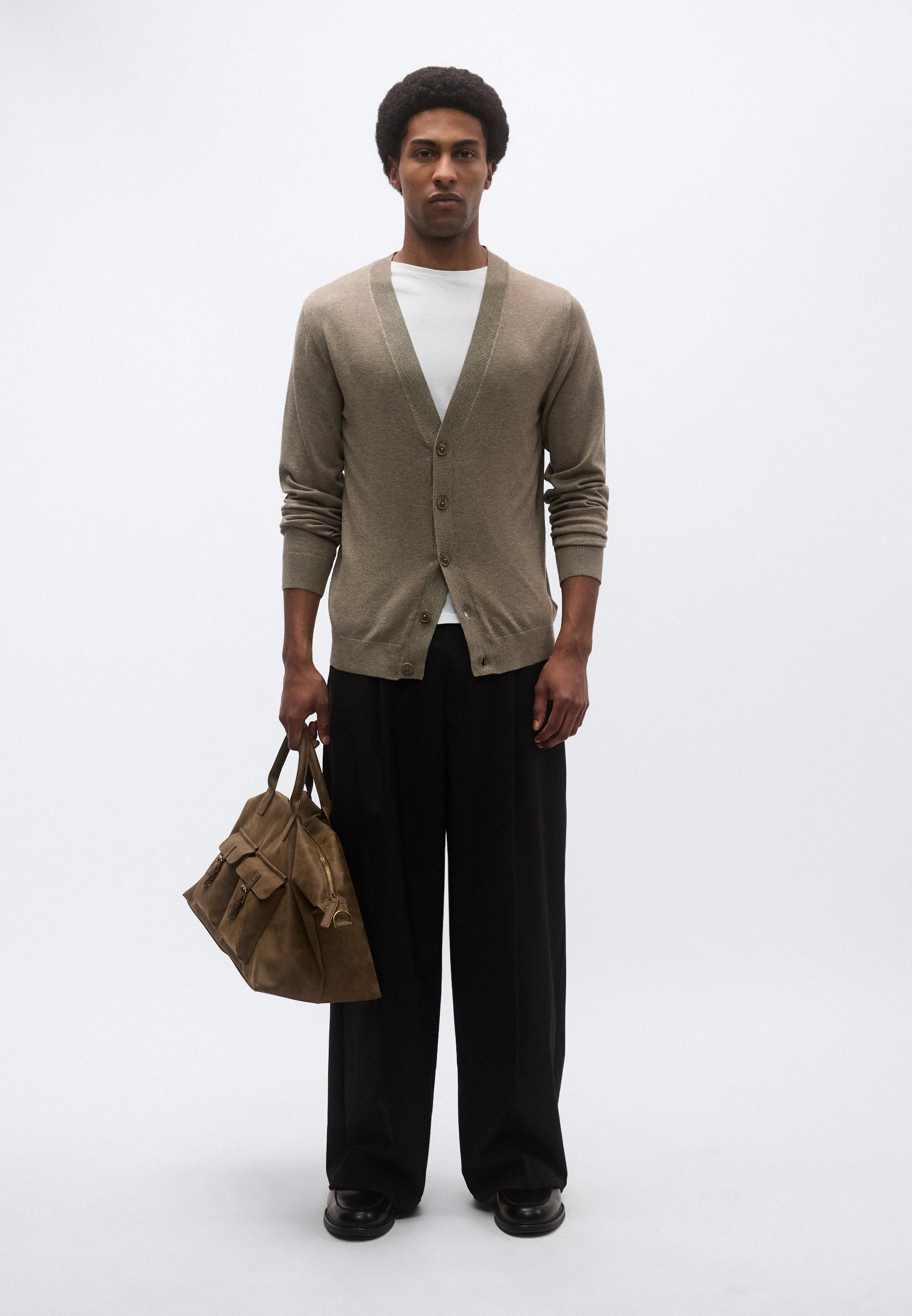 V NECK BUTTON CARDIGAN Media 6