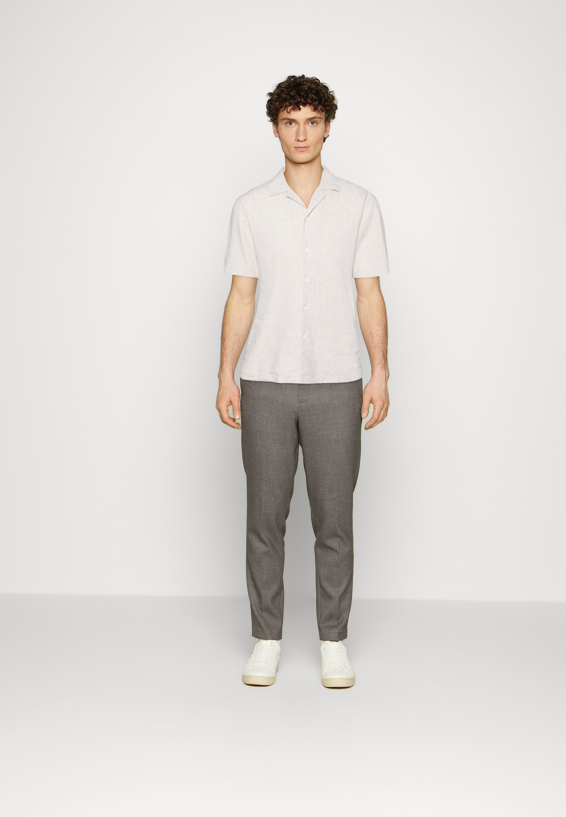 CASUAL RESORT Media 2