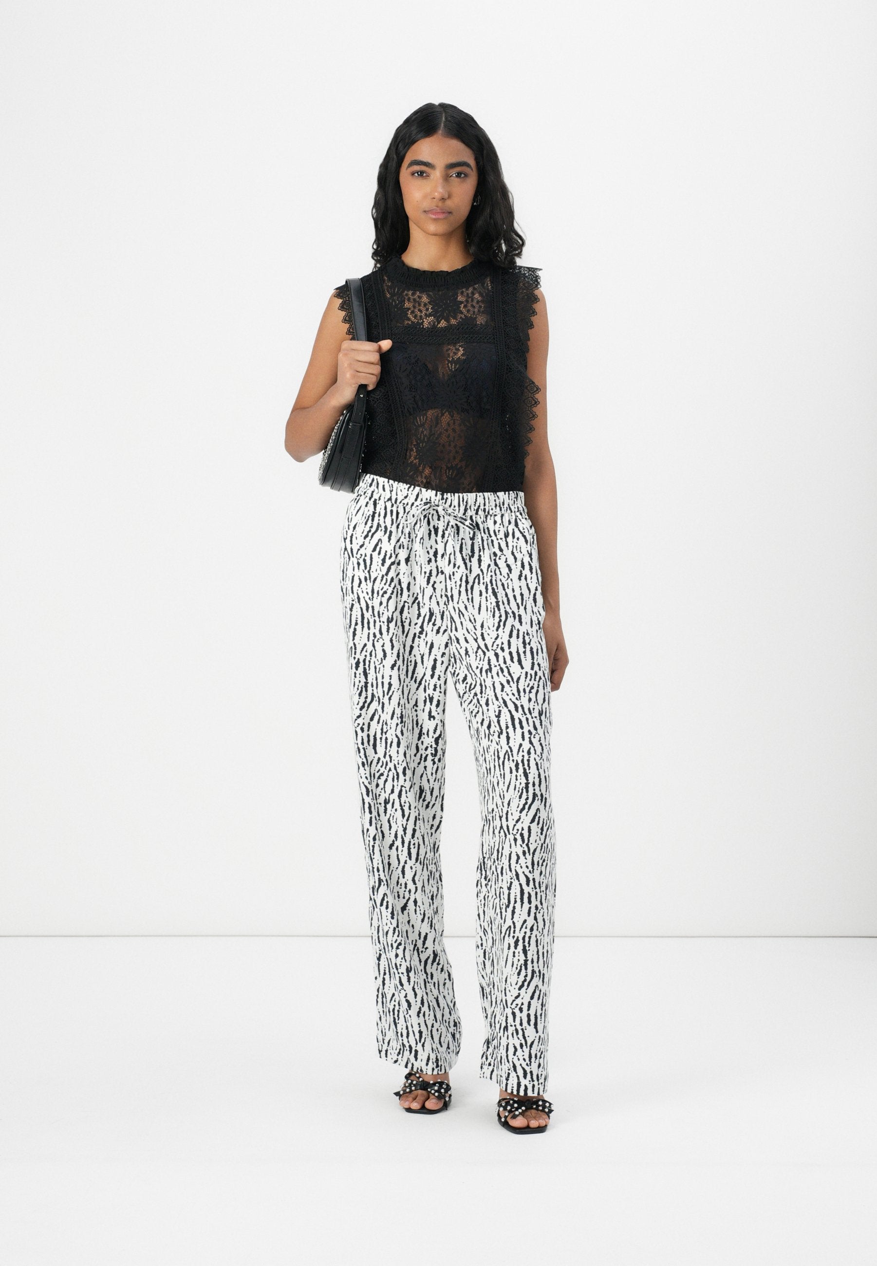 ONLTHALIA LIFE STRING PANT Media 2