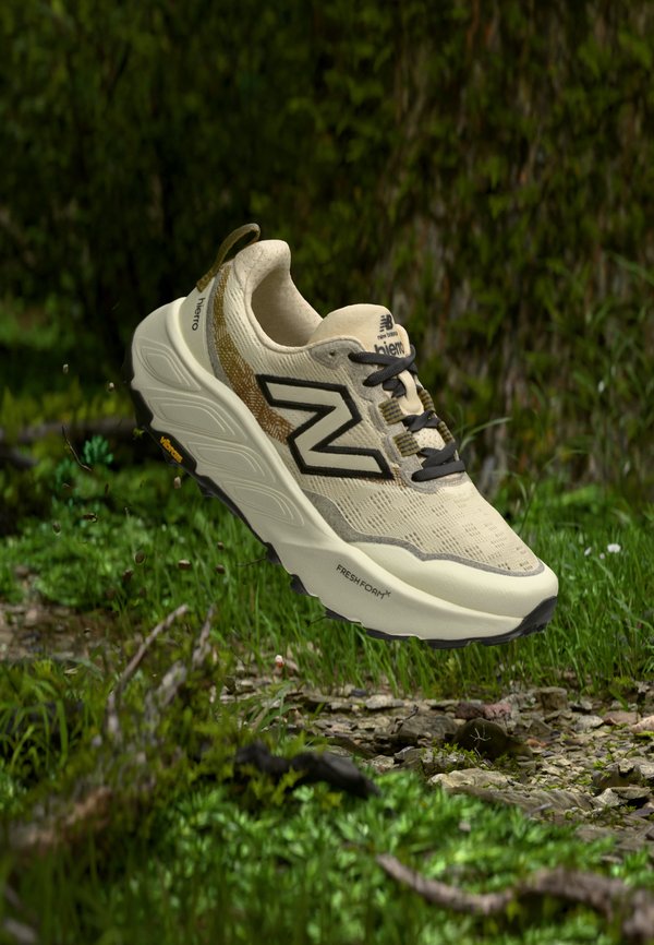New Balance FRESH FOAM HIERRO V9 - Trail running shoes - angora/basil oil