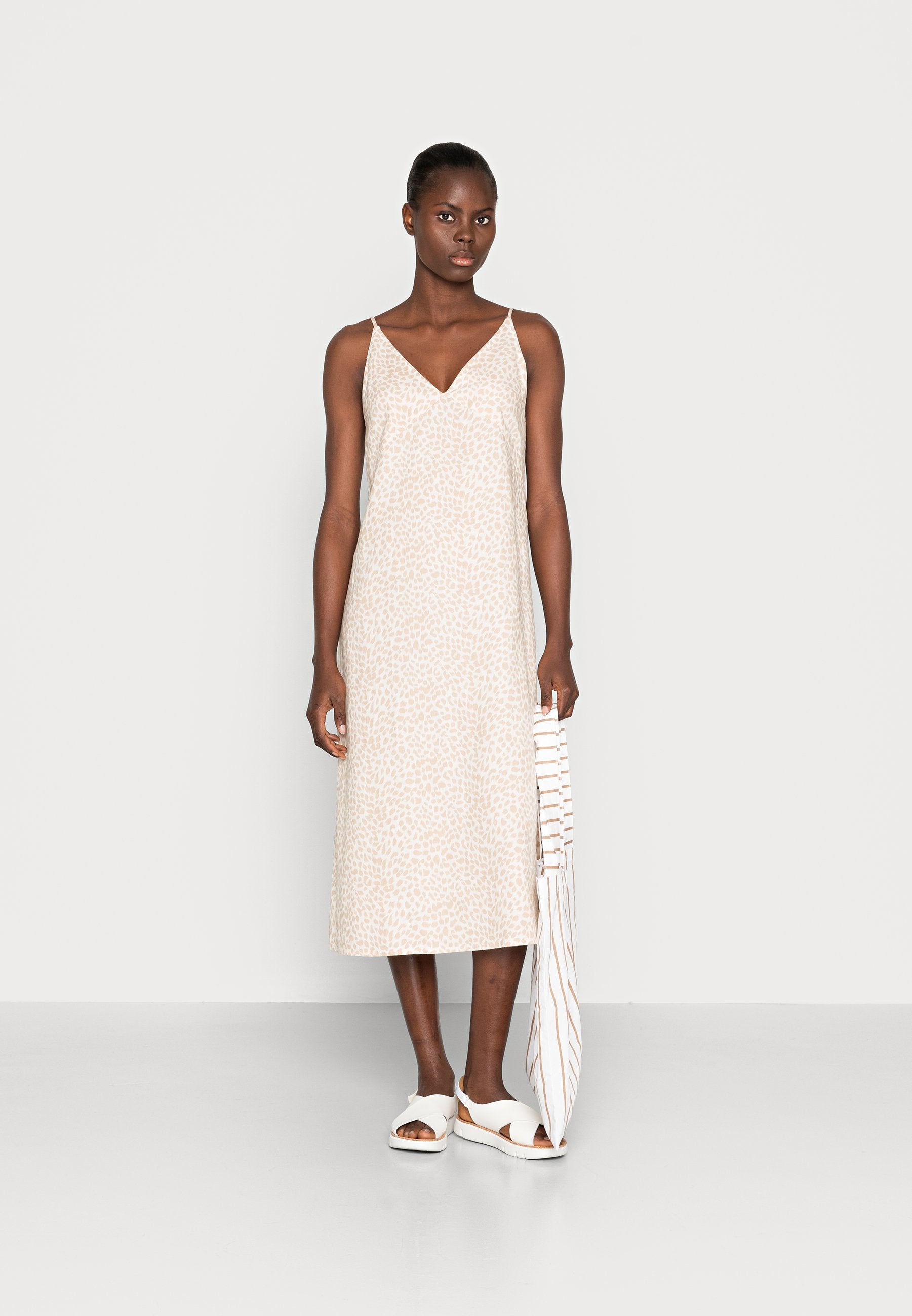 GAP V NECK CAMI MIDI DRESS