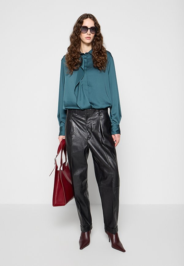 Victoria Beckham LOOSE FIT