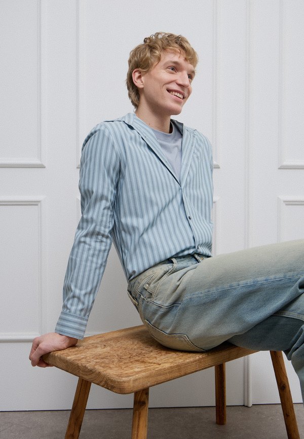 Calvin Klein SLIM FIT