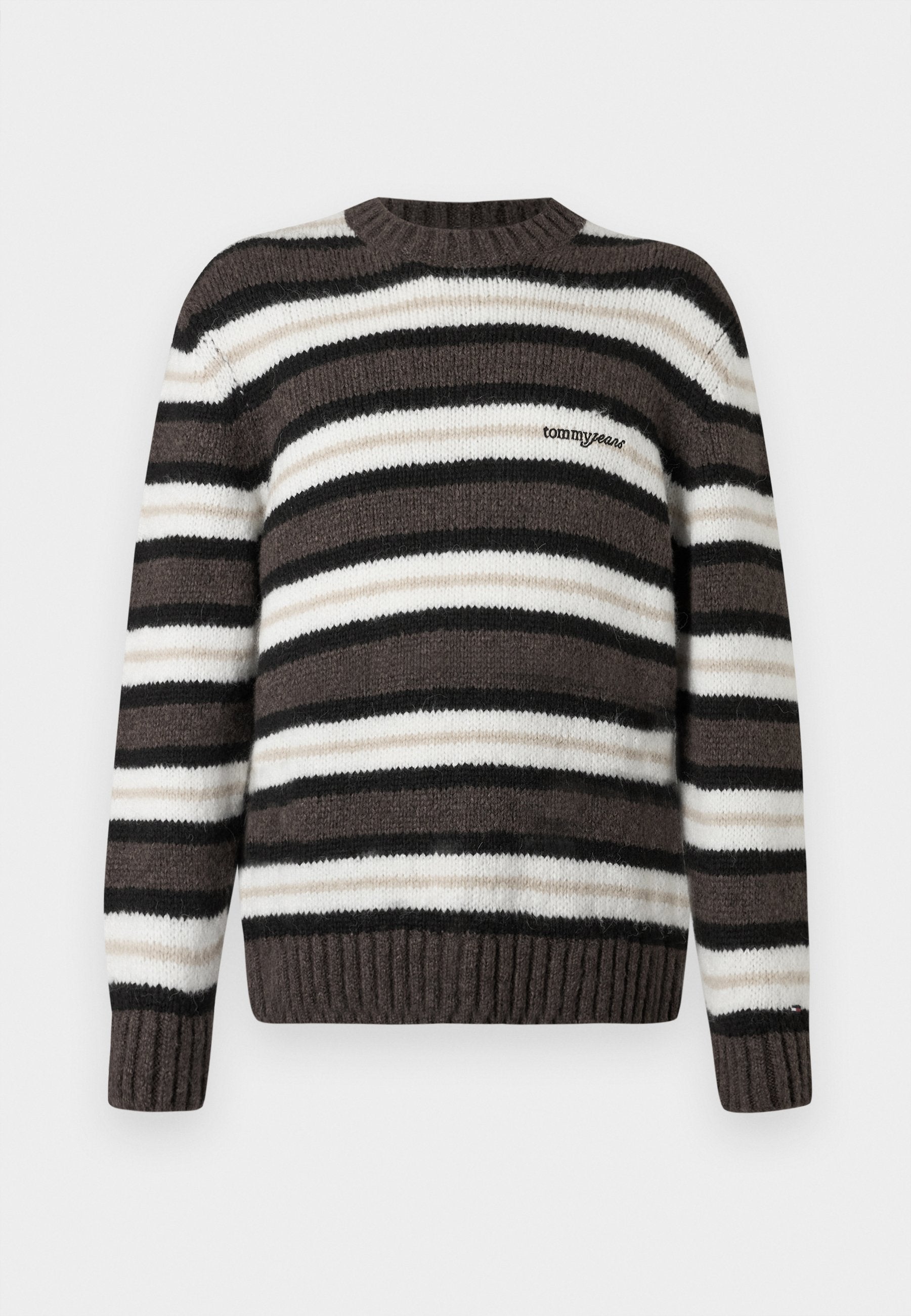 Gestreifter Pullover in Schwarz, Weiß und Beige. Verfügt über einen runden Ausschnitt, lange Ärmel, gerippte Bündchen und ein kleines Logo auf der Brust.