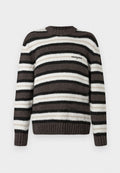 Gestreifter Pullover in Schwarz, Weiß und Beige. Verfügt über einen runden Ausschnitt, lange Ärmel, gerippte Bündchen und ein kleines Logo auf der Brust.
