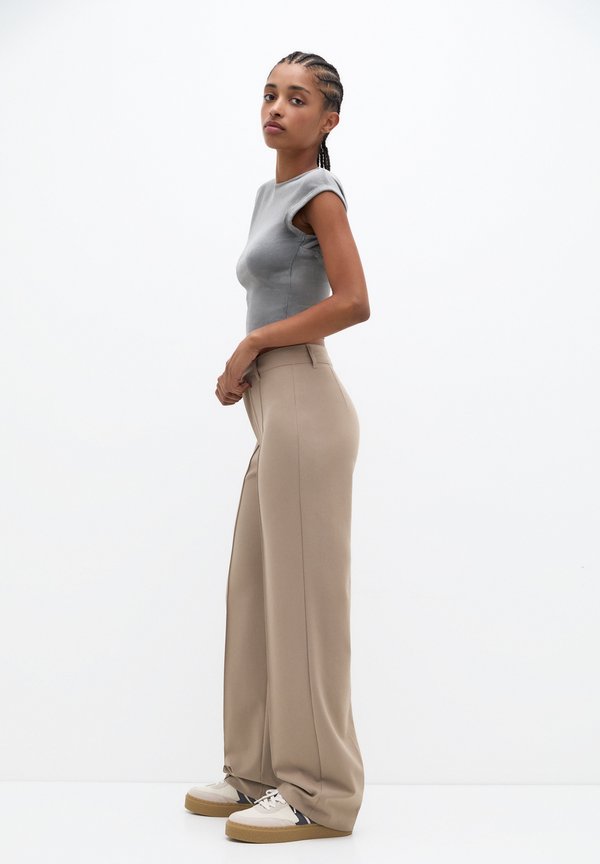 PULL&BEAR SEAMED