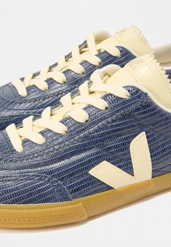 Veja WOMEN`S PANENKA