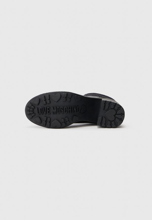 Love Moschino