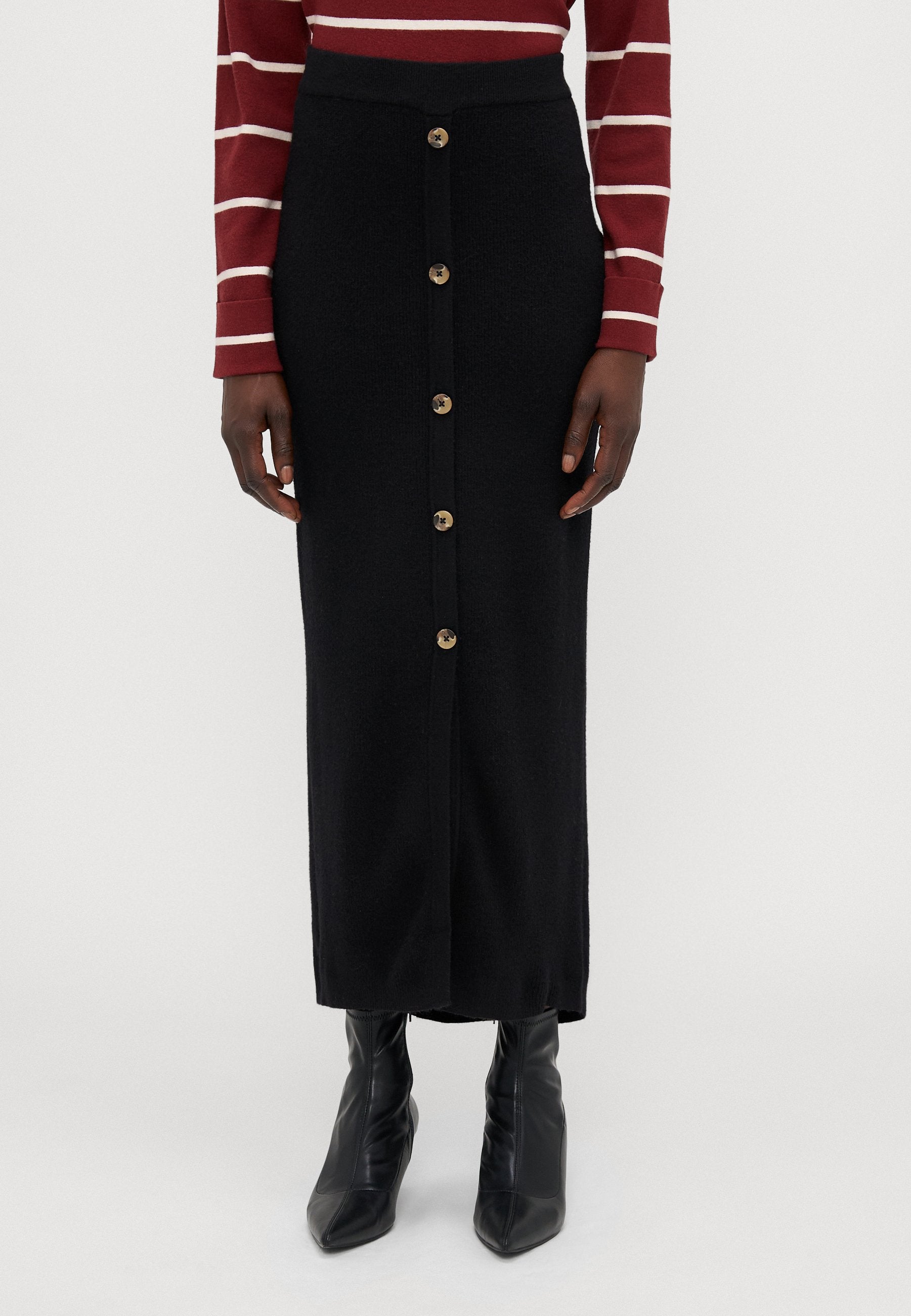 ONLIBI BUTTON SKIRT  Media 3