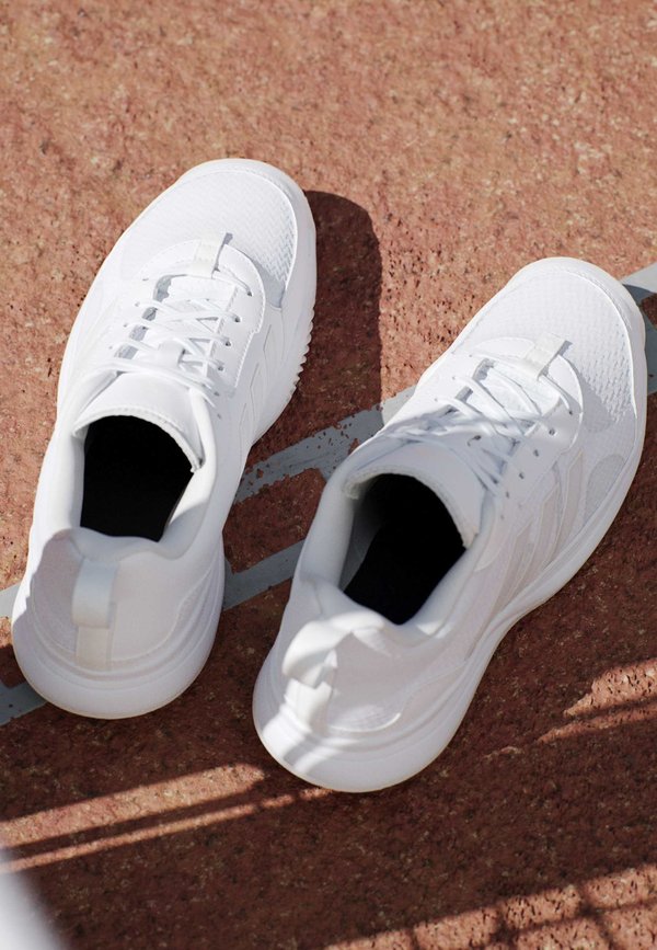 adidas Performance AVAFLASH