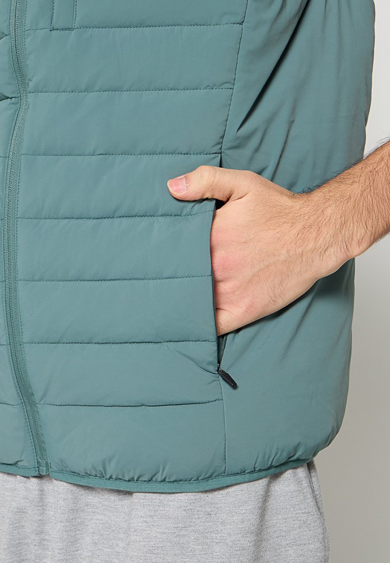 Lyle & Scott STRETCH LIGHTWEIGHT QUILTED GILET
