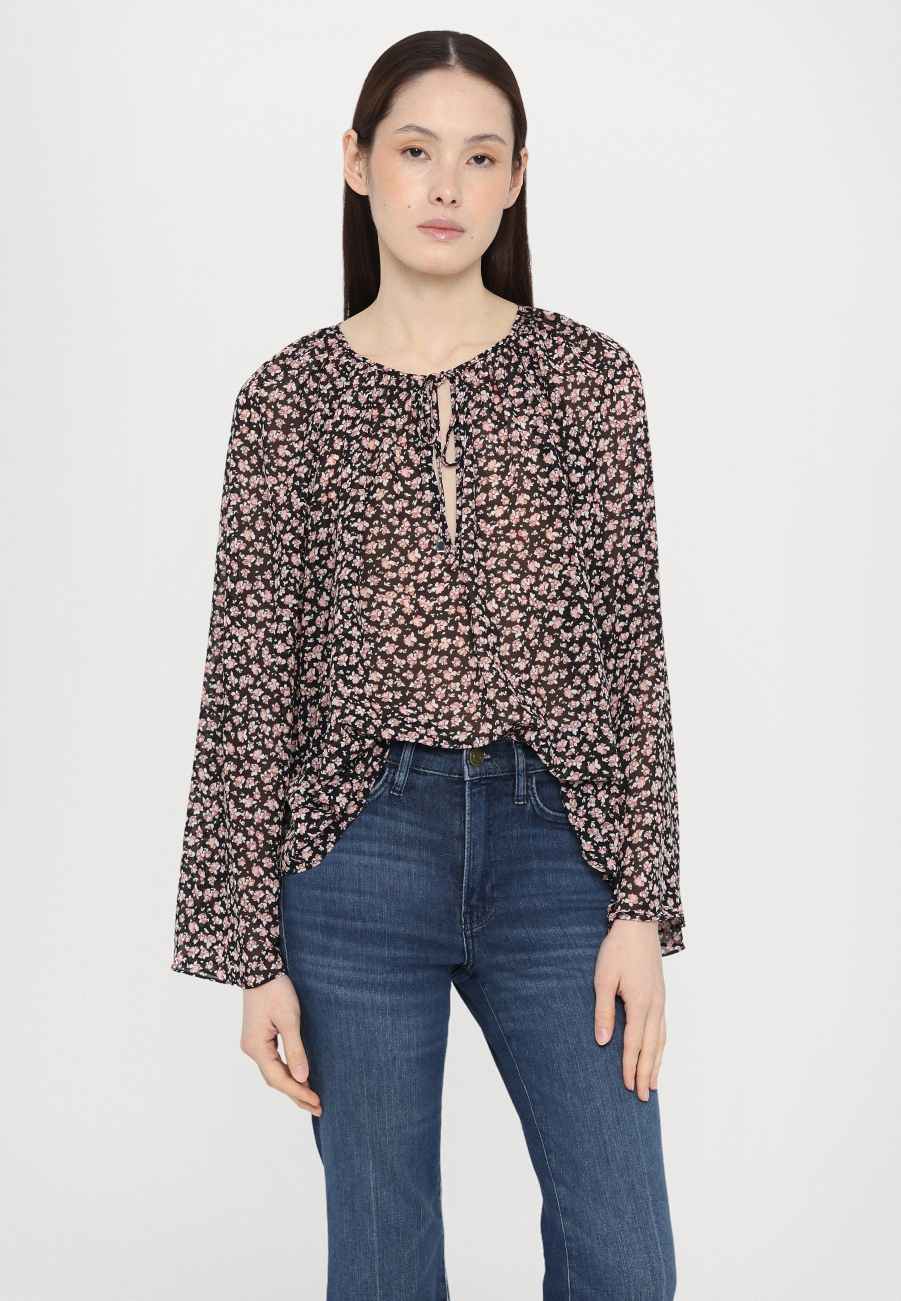 MICHAEL Michael Kors V NECK