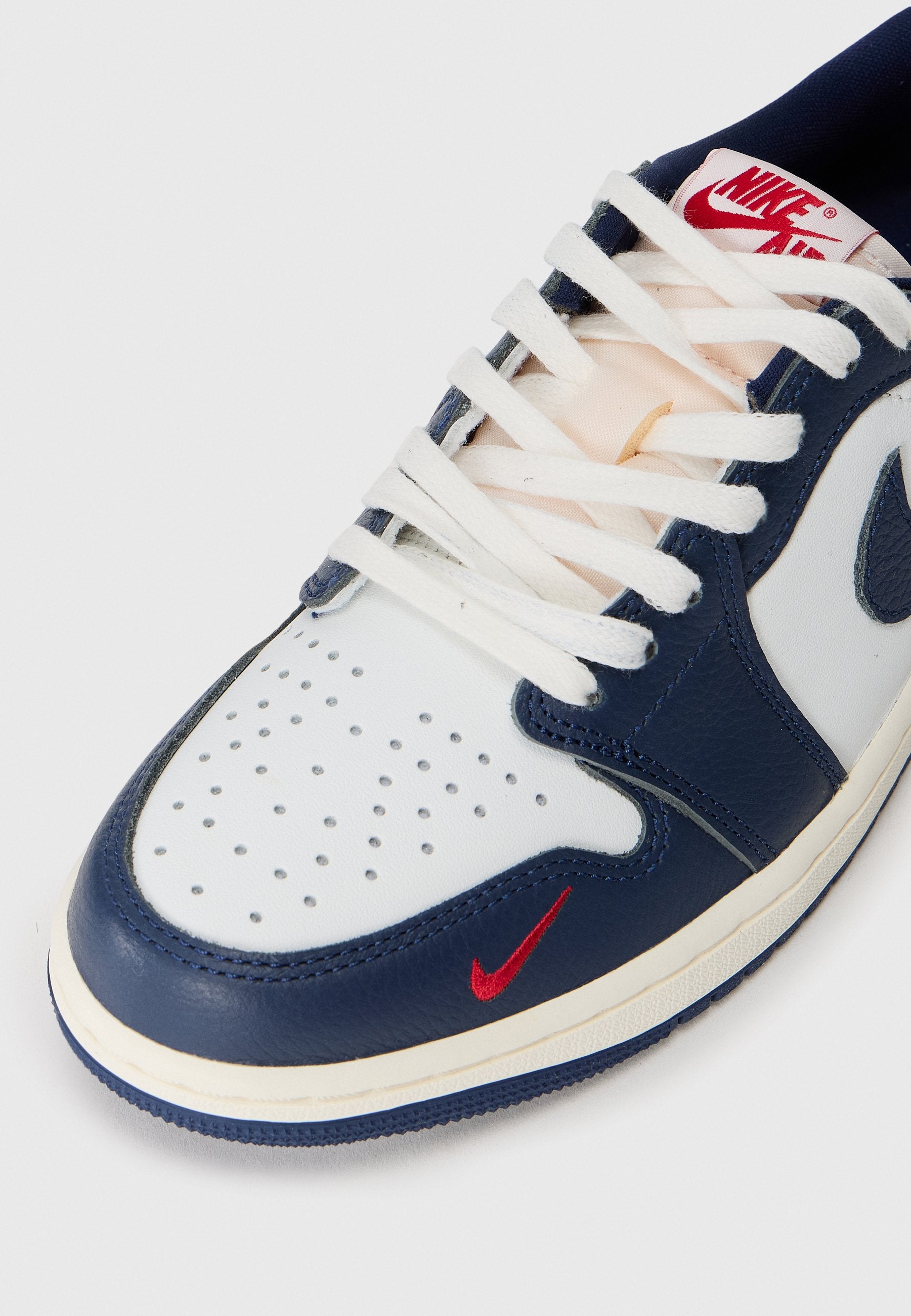 Jordan AIR JORDAN 1 RETRO