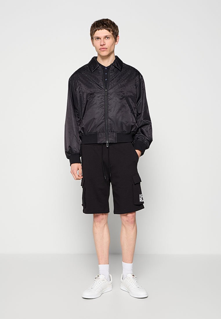 KARL LAGERFELD Shorts Media 2