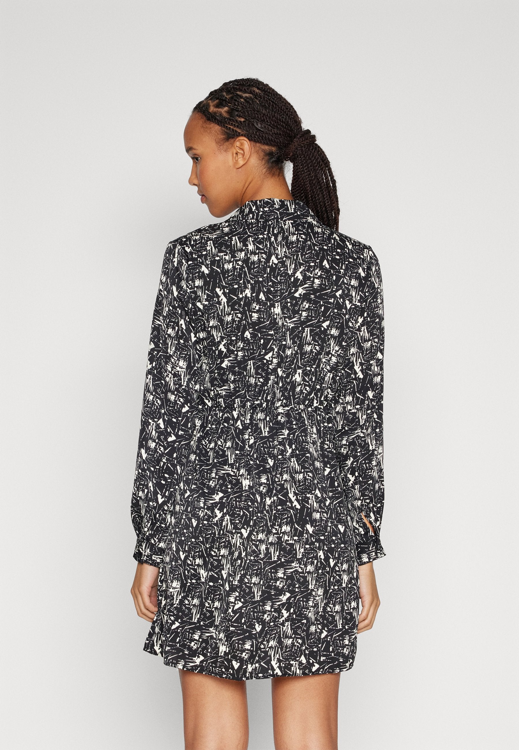 ONLDALINA SHORT DRESS Media 4