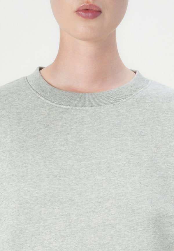 GAP WEDGE SEAMED CREW