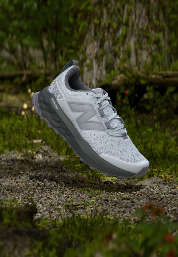 New Balance GAROE V2 - Trail running shoes - fresh air/castlerock