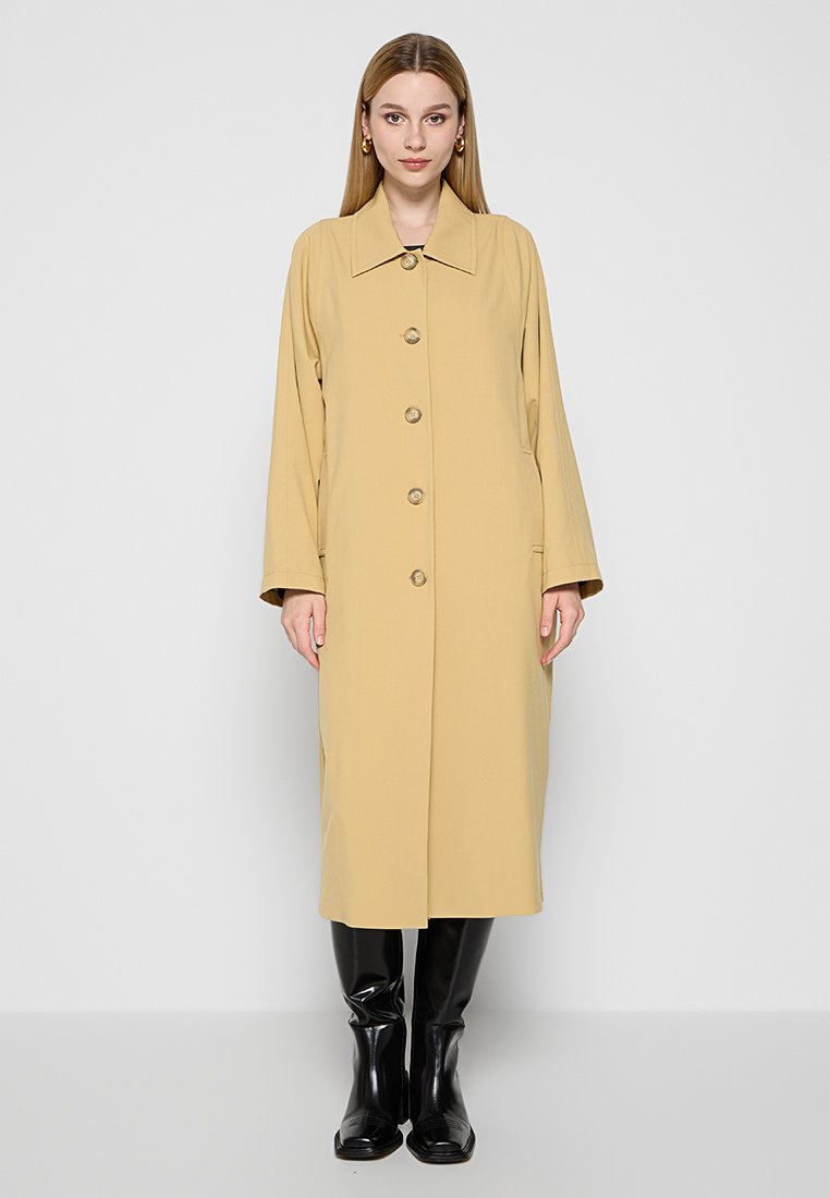 American Vintage Trenchcoat Media 1