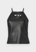Schwarzes Kunstleder-Tanktop mit dünnen Trägern, einem Halterneck und einer ovalen Aussparung im Brustbereich. Glatte Textur, taillierte Passform.