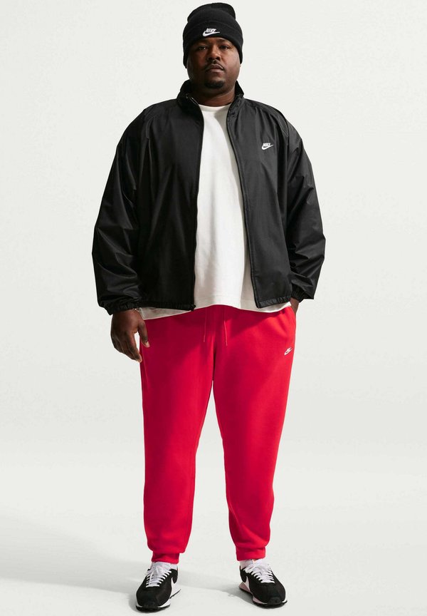 Nike Sportswear M NK CLUB BB JOGGER - Tracksuit bottoms - university red university red white
