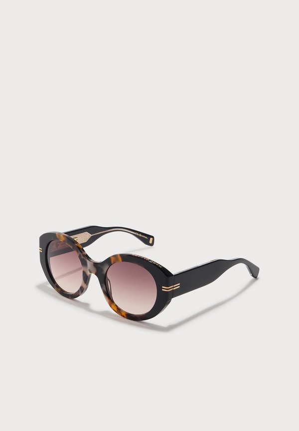 MARC JACOBS