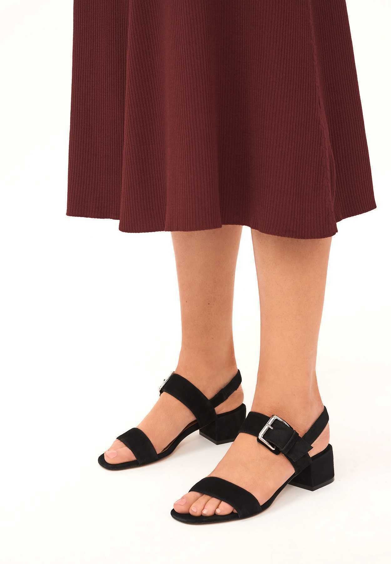 Kazar WITH ADJUSTABLE STRAP