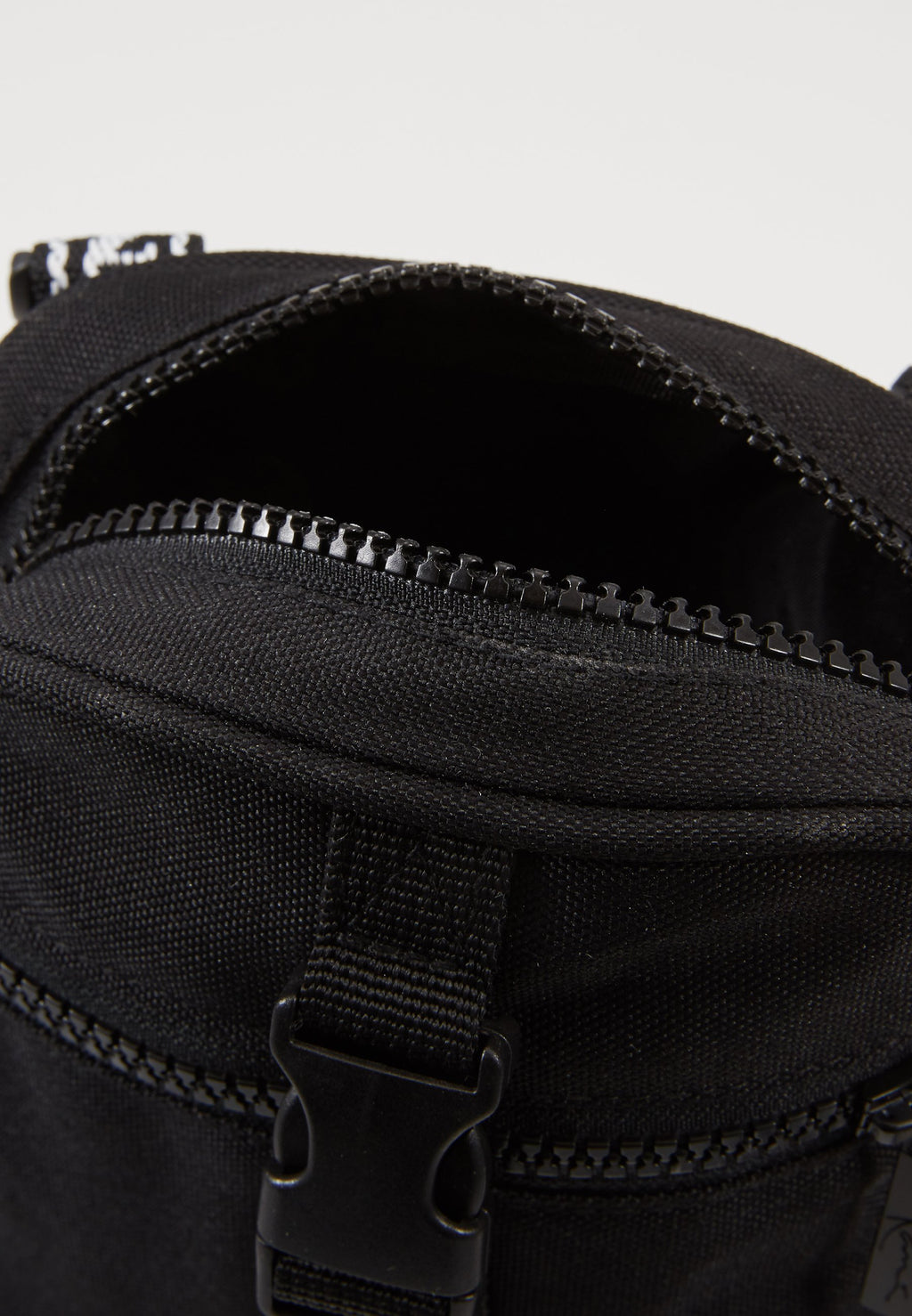 Karl Kani SIGNATURE TAPE MESSENGER BAG