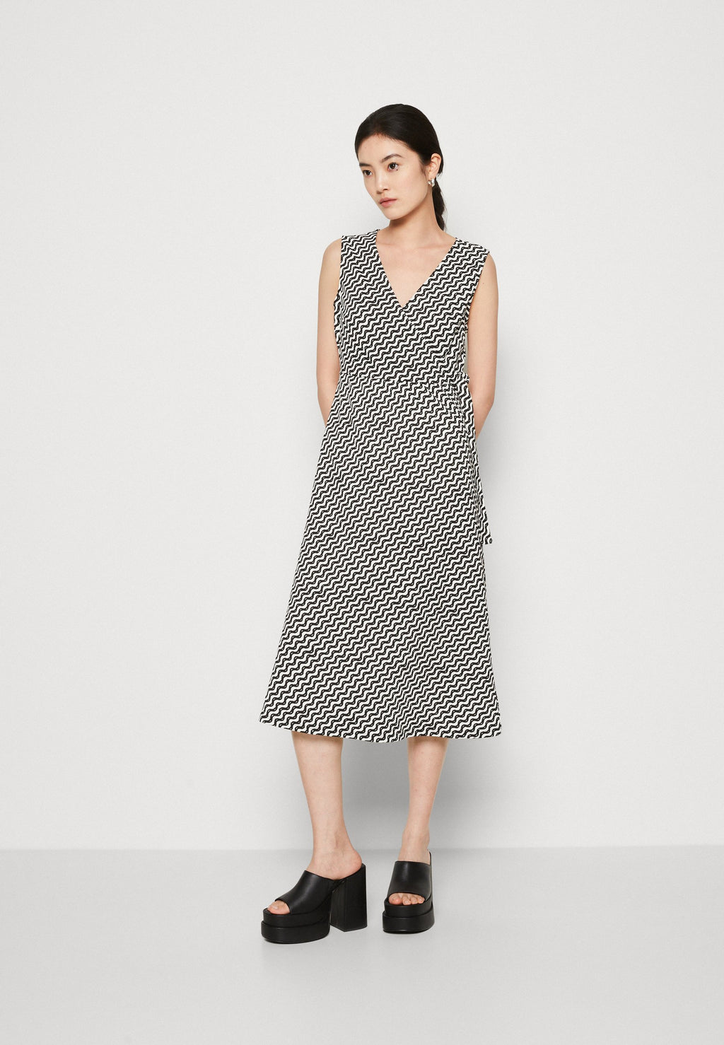 Pieces PCBINA MIDI WRAP DRESS
